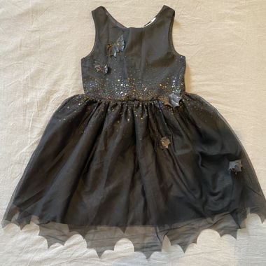Schwarzes Tüllkleid mit Fledermäusen Gr. 128