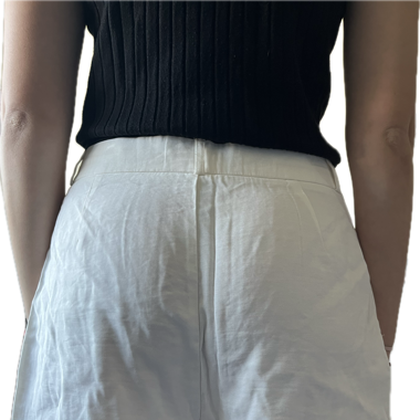weisse Stoffhose kurz