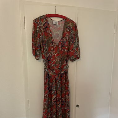 Robe Thone Negron