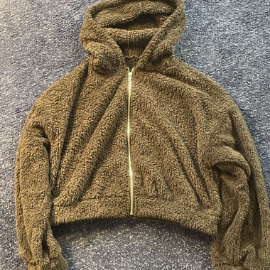 Schwarze cropped Fliesjacke