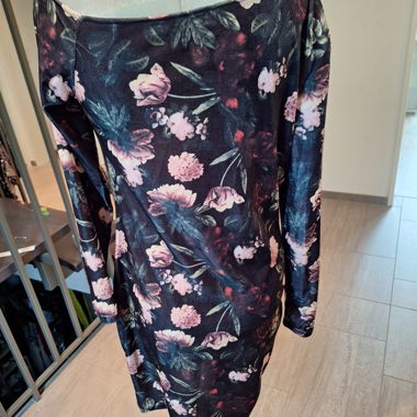 Off-Shoulder Kleid mit Blumen