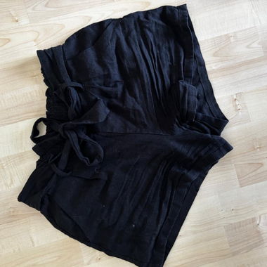 Shorts noirs avec cordon de serrage