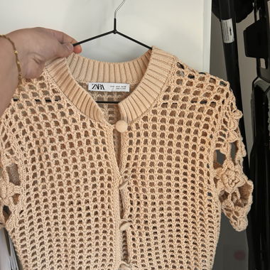 ZARA kurzer Häkel-Cardigan beige