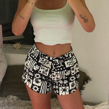 Short Volcom nero e bianco