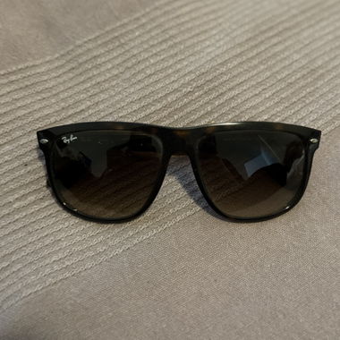 Ray Ban sunnies