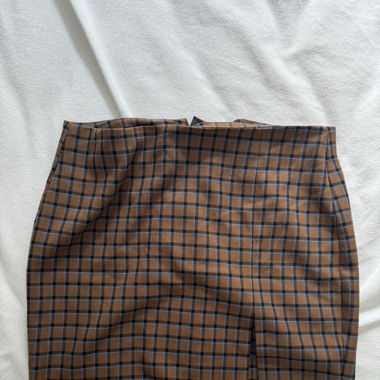 Rock mit kleinem Schlitz 