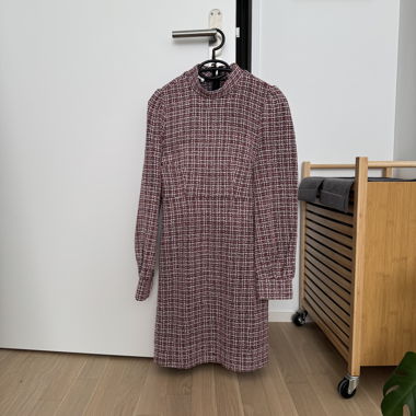 Kariertes Langarm-Kleid