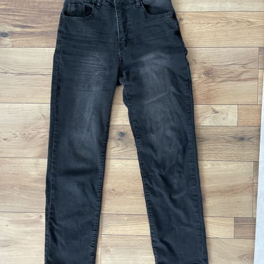 Jeans à lavage foncé