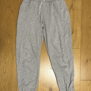 Graue Sweatpants mit Kordelzug