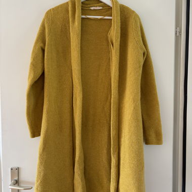 Cardigan in maglia giallo di Skunkfunk