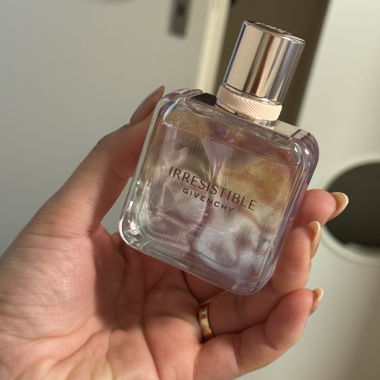 Givenchy Irresistible Nectar Perfume