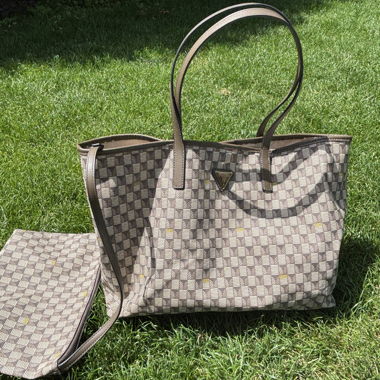 GUESS Shopper mit Etui