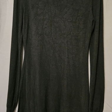 Robe noire à manches longues
