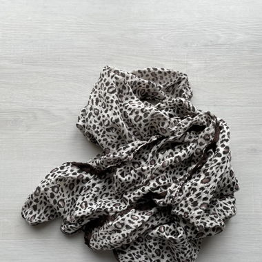 leo scarf