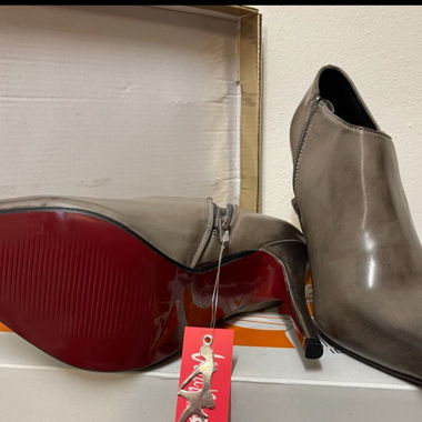 Elegante graue Stiefeletten, Gr. 37, neu!