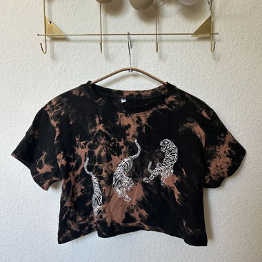 cropped tie dye shirt