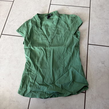 H&M gruenes Kurzarmshirt