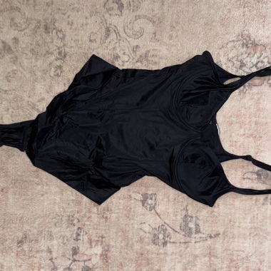 Body noir à bretelles
