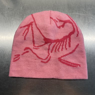 Bonnet en tricot rose