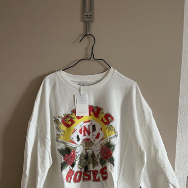 Guns and Roses jumper