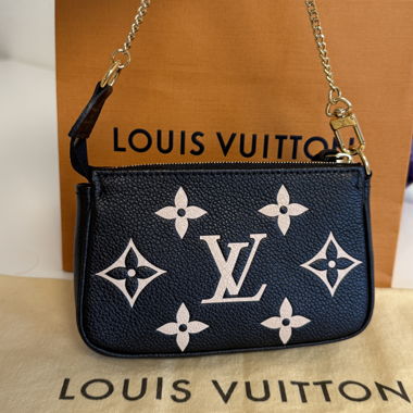 LOUIS VUITTON Mini Pochette Bicolor Monogram