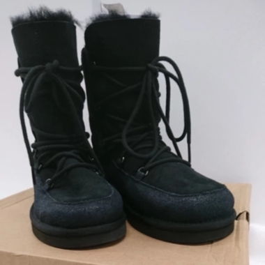 UGG neuve en 35 