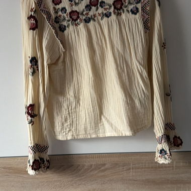 Embroidered long sleeve blouse (Louis Misha)