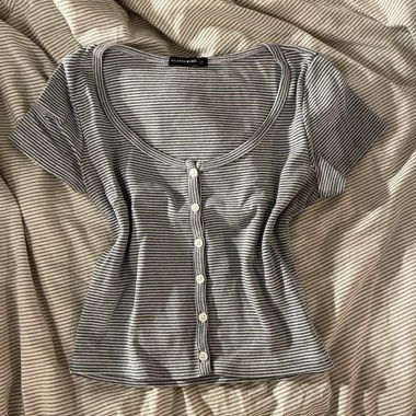 BRANDY MELVILLE - striped top
