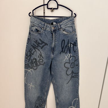 Wide Leg Graffiti Jeans