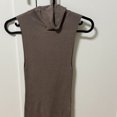 Ribbed Knit Hooded Top