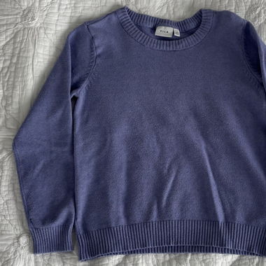 Violetter Pullover