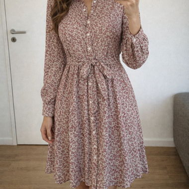 Robe à fleurs avec ceinture à nouer