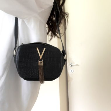 Classy Valentino shoulder bag