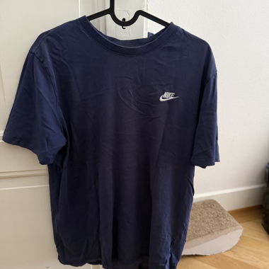Navy Nike T-Shirt