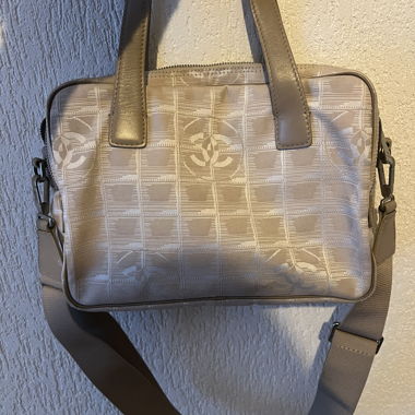 Sac à main beige avec bandoulière Chanel 