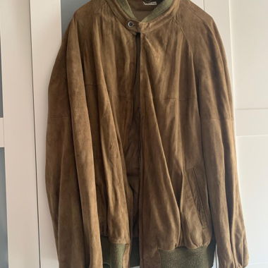 Braune Wildlederjacke mit Bündchen