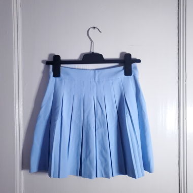 Jupe plissée en tissu bleu