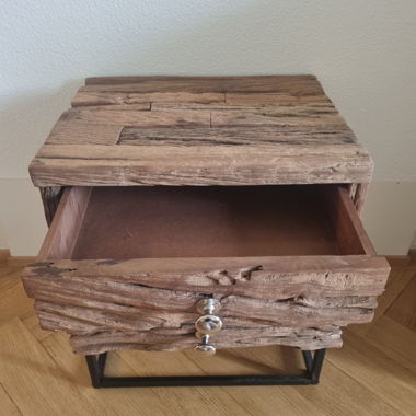 Petite commode / table de chevet / table d'appoint de bureau