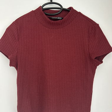 T-shirt cropped a coste rosso