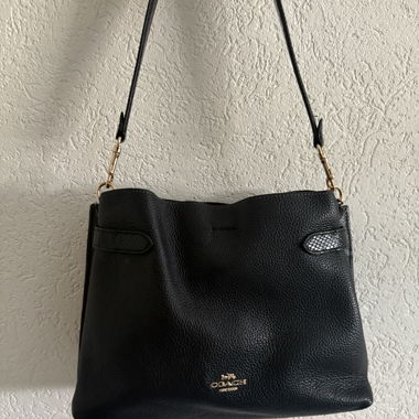 SAC COACH NOIR PORTE ÉPAULE HANNA