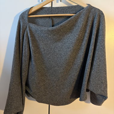 Maglione flowy Stradivarius grigio M