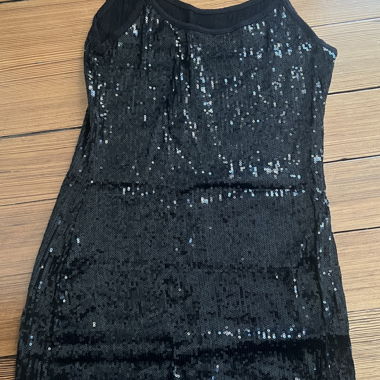 Robe noire à paillettes