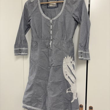 Hellblaue Baumwollkleid