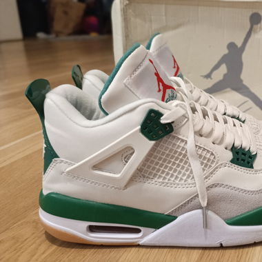 Air Jordan 4sb