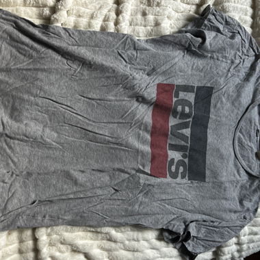 Grey Levi's T-Shirt
