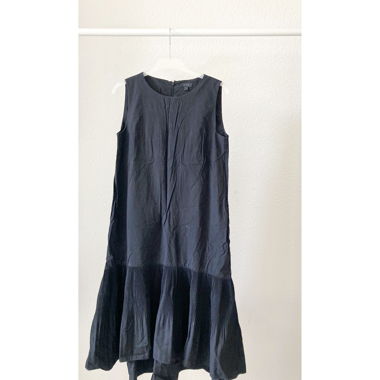 COS schwarzes Kleid, Plissee