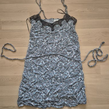 Spaghetti-Top mit Paisley-Muster