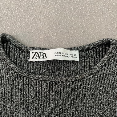  ⸻  T-Shirt mit langen Ärmeln von Zara – Größe S