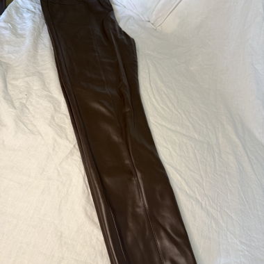 Pantalon effet cuir marron