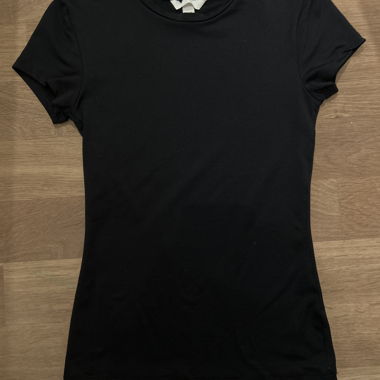 Schwarzes enges T-Shirt